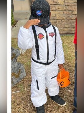 Astronaut costume EUC kids size 8